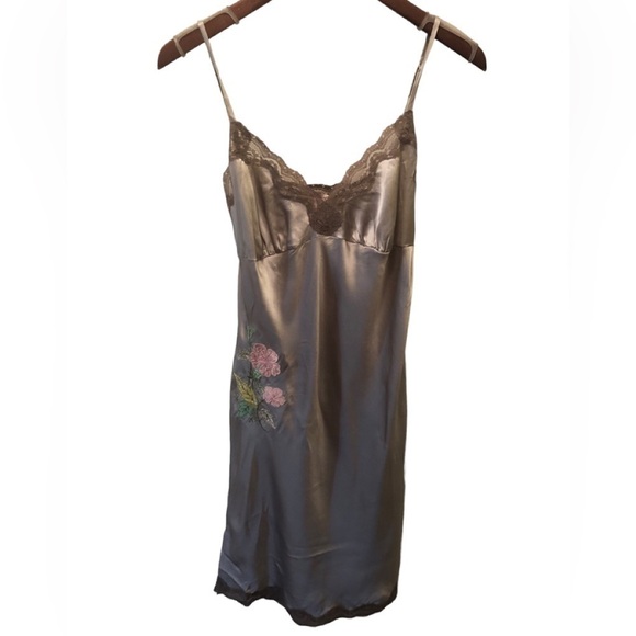 Gold Hawk 100% Silk Dainty Lace Trimmed Slip Dress Sz. M Embroidered Flowers - Picture 1 of 11